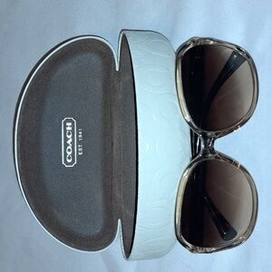 Women's Coach Sunglasses with Case. Beautiful Sunglasses in Excellent Condition.
